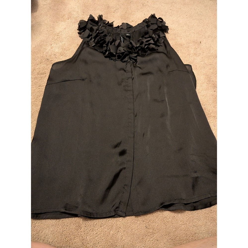 Essentials by Milano Black Sleeveless Blouse 3D Floral Neckline Satin Top Large